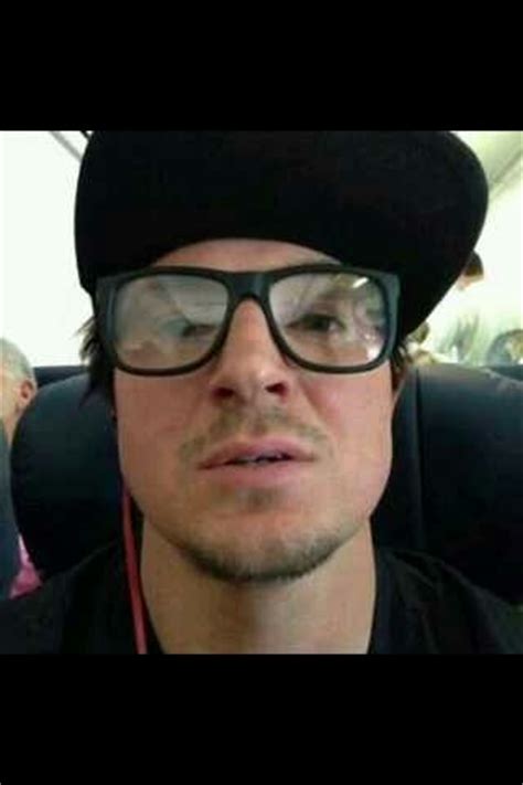 zak bagans prism glasses